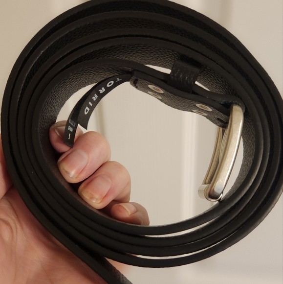 Torrid Black Leather Belt. Size 5 - Picture 4 of 4